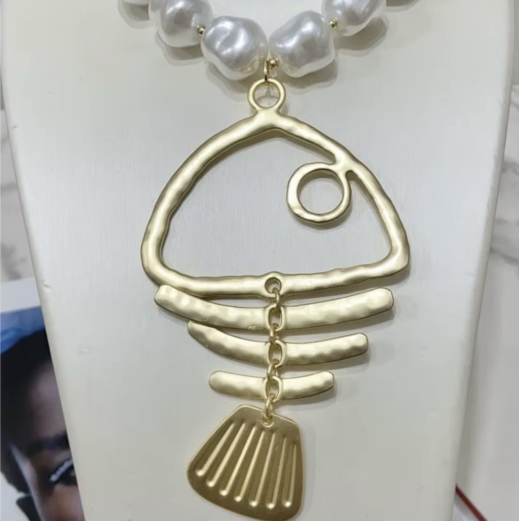 FISH BONE NECKLACE